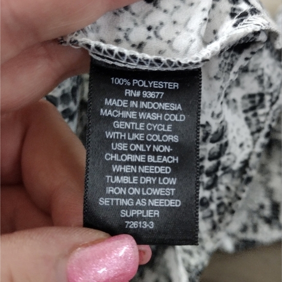 Worthington Black and White Relaxed 3/4 Sleeve Blouse - Picture 8 of 10